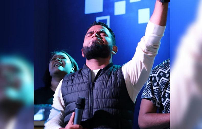 Pastor es suspendido tras allanamiento en la Zona Colonial