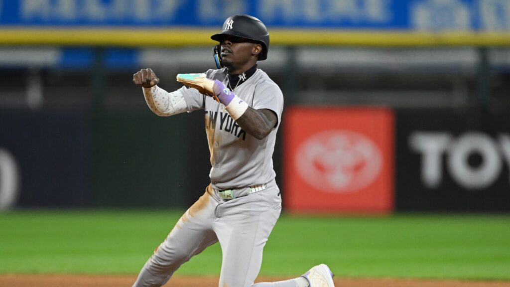 Jazz Chisholm abandona juego de los Yankees por contusiones en ambas rodillas
