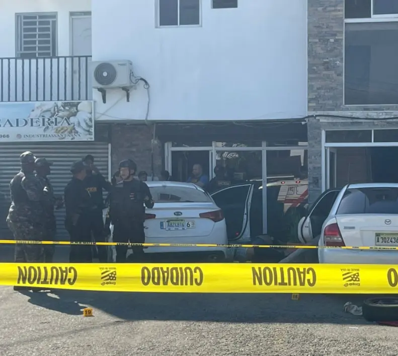 Ministerio Público tiene plazo para presentar a 11 policías acusados de matar cinco en Santiago