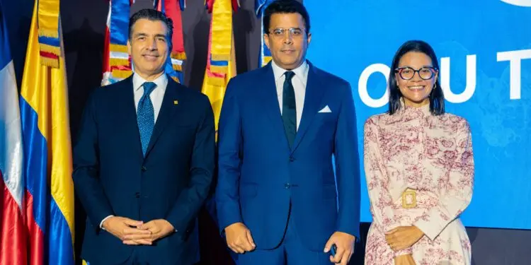 Adompretur y Banco Popular felicitan al ministro David Collado