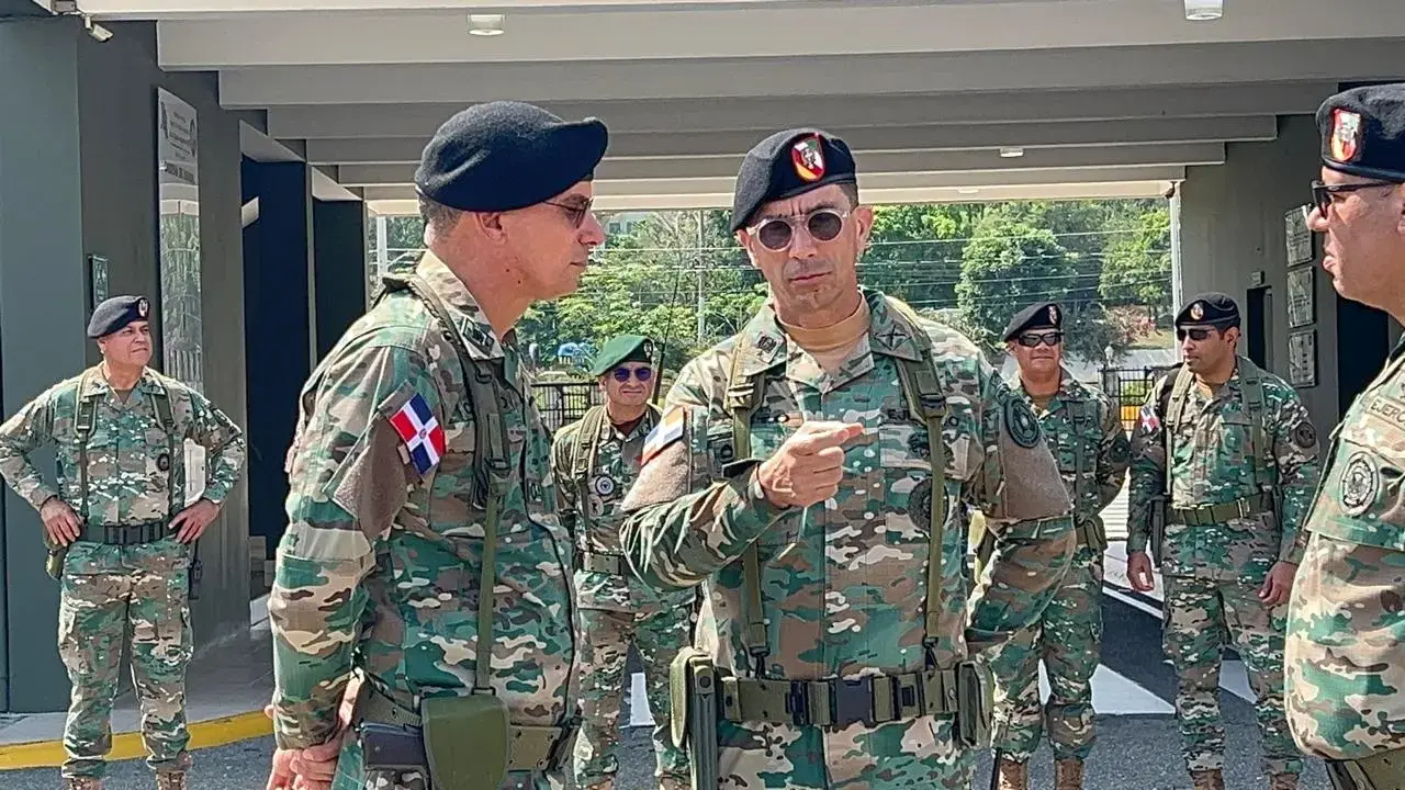 Comandante del Ejército supervisa brigadas