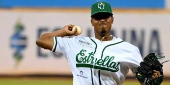 Estrellas Orientales debutan con victoria 7-3 sobre los Toros