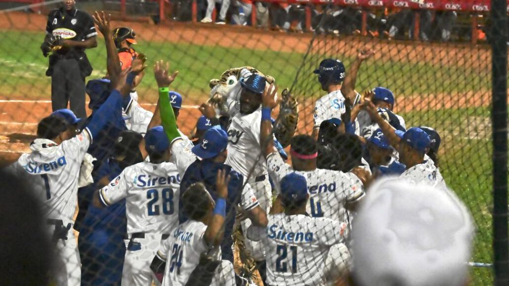 El Licey se impone otra vez ante los Leones
