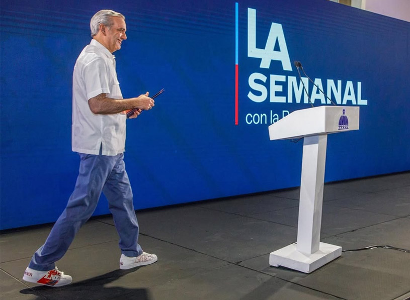 Presidente Abinader viral por los tenis personalizados de Juegos Centroamericanos 2026
