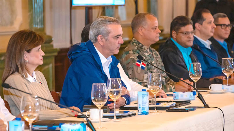 Presidente Abinader mantiene suspensión de labores y de docencia este jueves para el Gran Santo Domingo y provincias en alerta roja