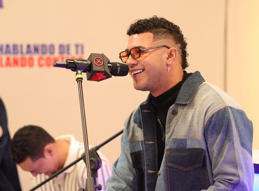 Artista panameño Boza ofrece concierto acústico en La Casa de Alofoke