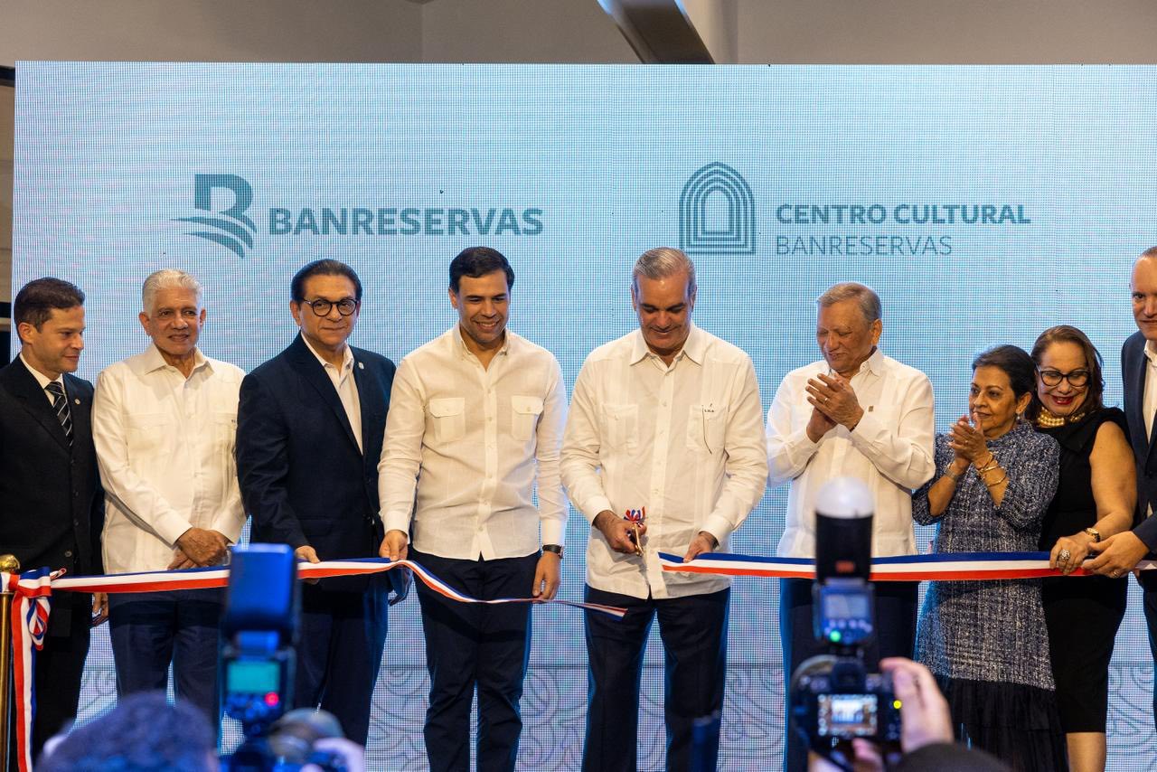 Presidente Abinader entrega a Santiago el renovado Hotel Mercedes, convertido en el nuevo Centro Cultural Banreservas
