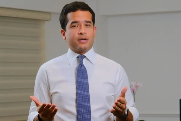 Omar Fernández identifica recursos para cumplir con la indexación de los salarios