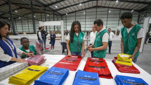 El 'No' sigue en las preguntas del referéndum de Ecuador