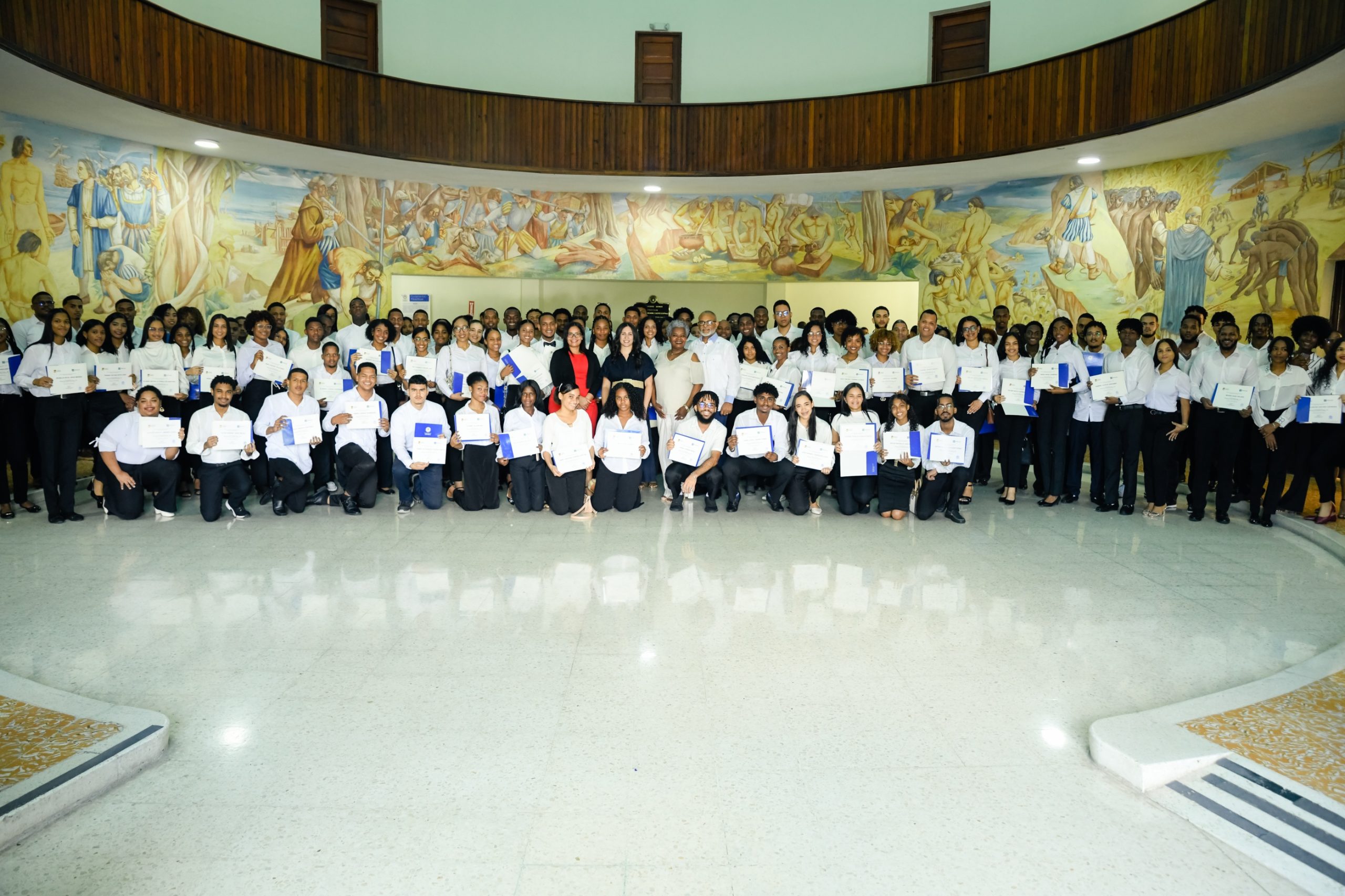 Popular y Loyola culminan vigésima octava edición del Diplomado de Emprendimiento