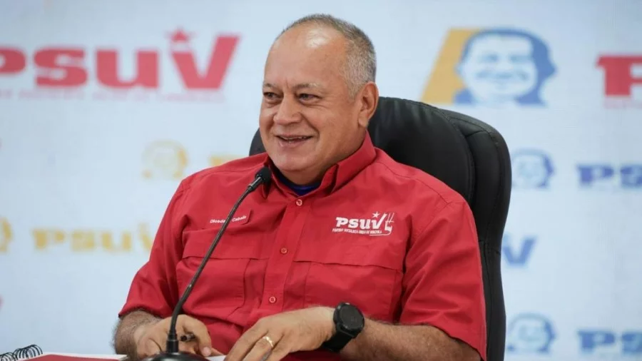 Cabello dice Venezuela decide quién vuela y quién no