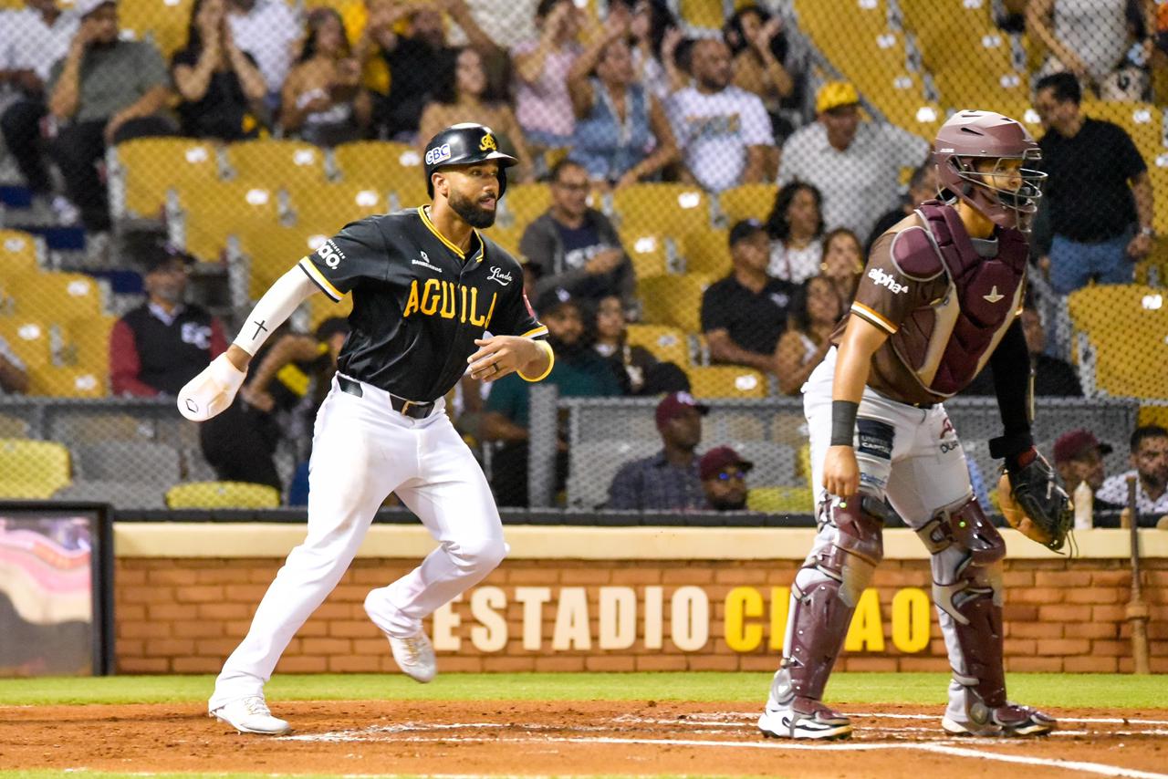 Alberto Rodríguez impulsa triunfo de las Águilas Cibaeñas sobre los Gigantes del Cibao