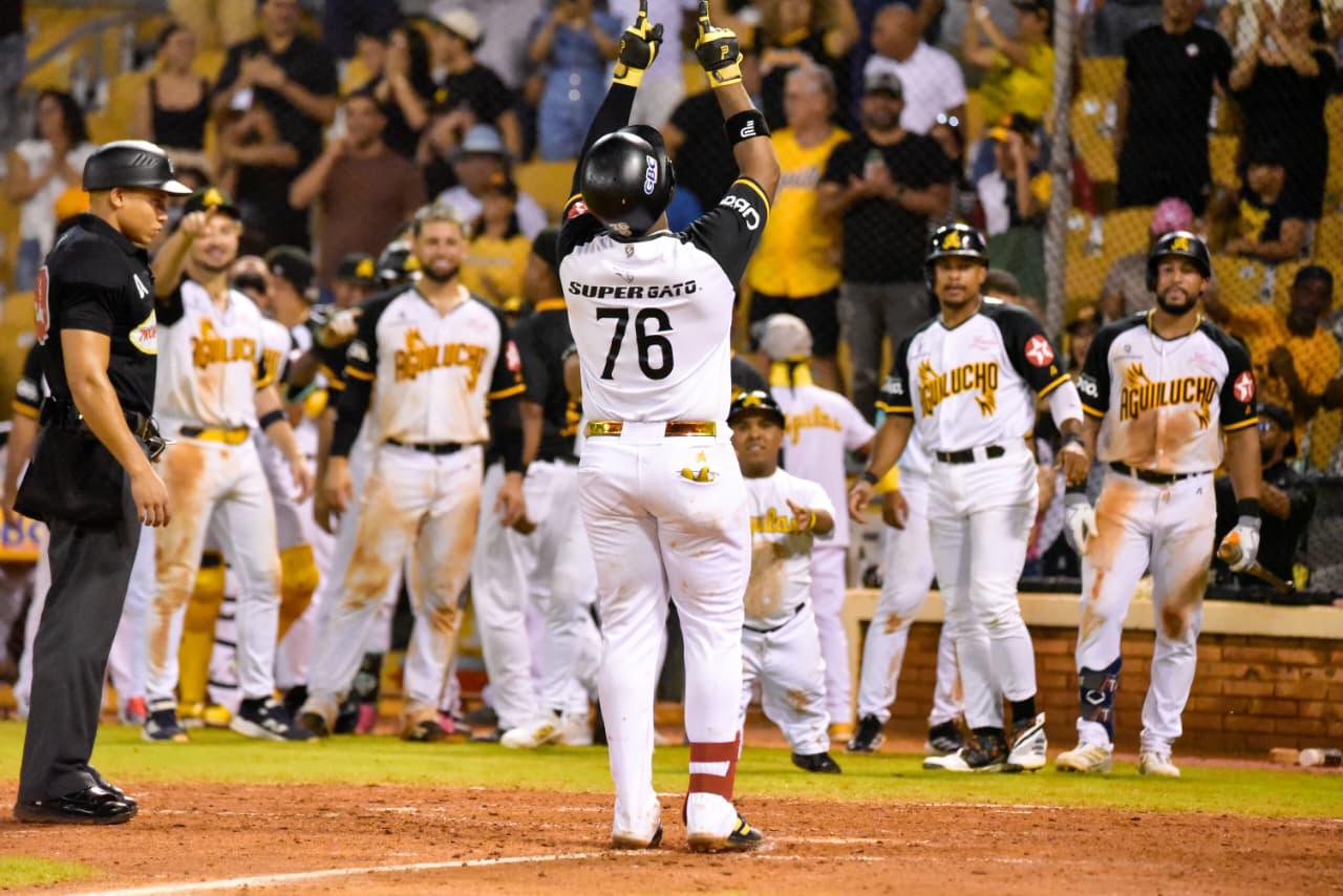 Águilas derrotan a los Gigantes 7-3; Los Rodríguez lideran la ofensiva aguilucha