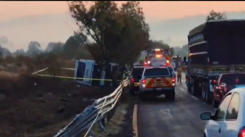 Siete muertos y 20 heridos deja volcadura de autobús de pasajeros en el ...