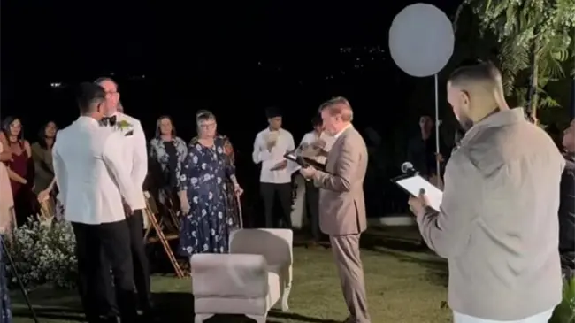 Wally Brewster aclara que boda entre dos hombres en Santiago fue una ceremonia simbólica