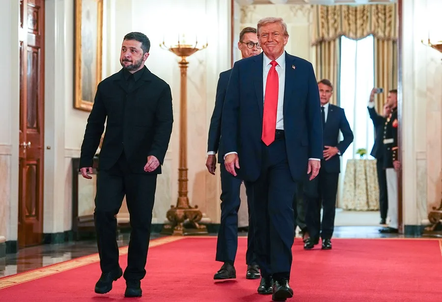 Trump dice que Zelenski 'va a tener que aprobar' su plan