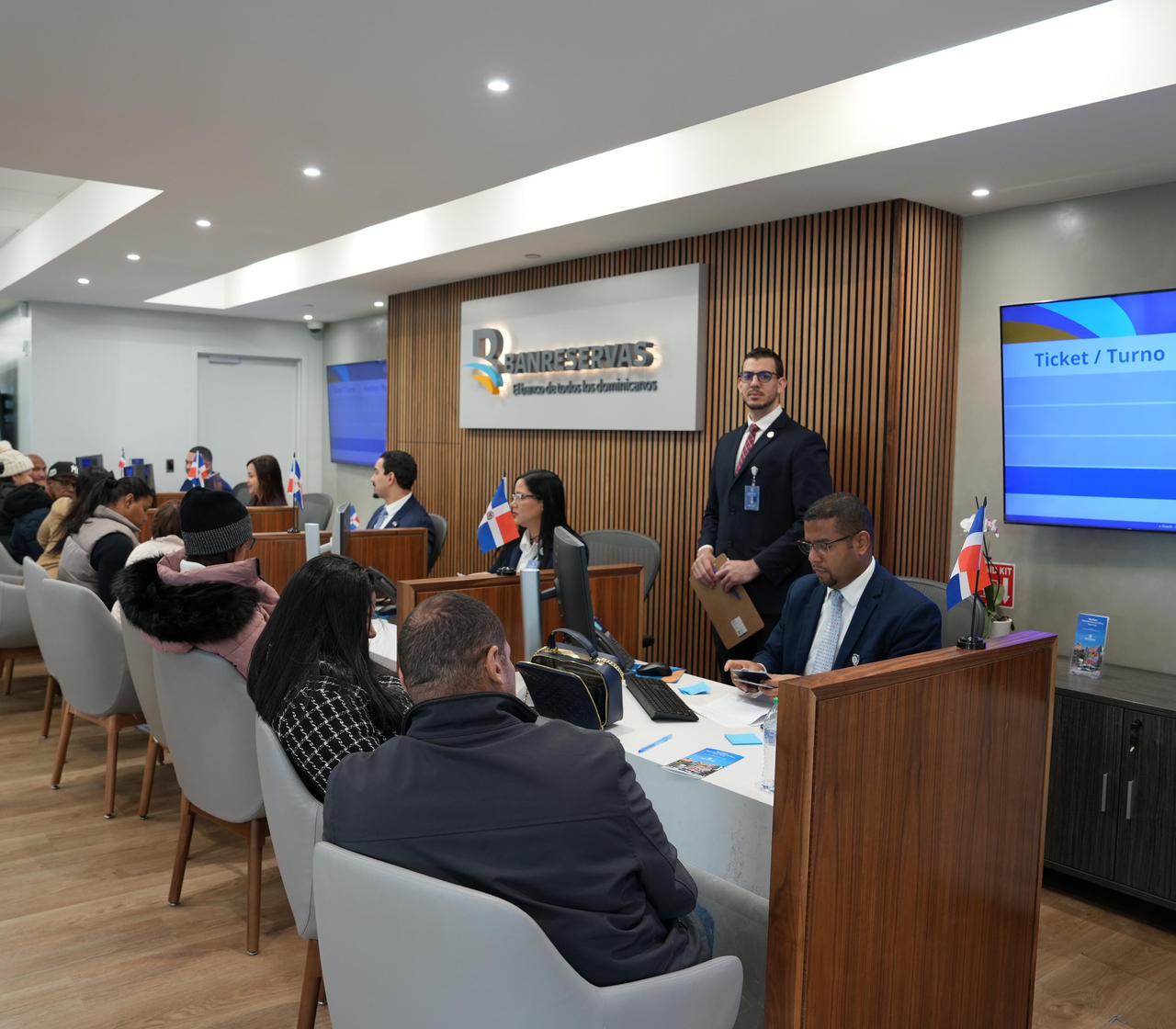 Banreservas gestiona más de RD$3,143 millones en préstamos hipotecarios desde sus oficinas en el exterior en lo que va del 2025