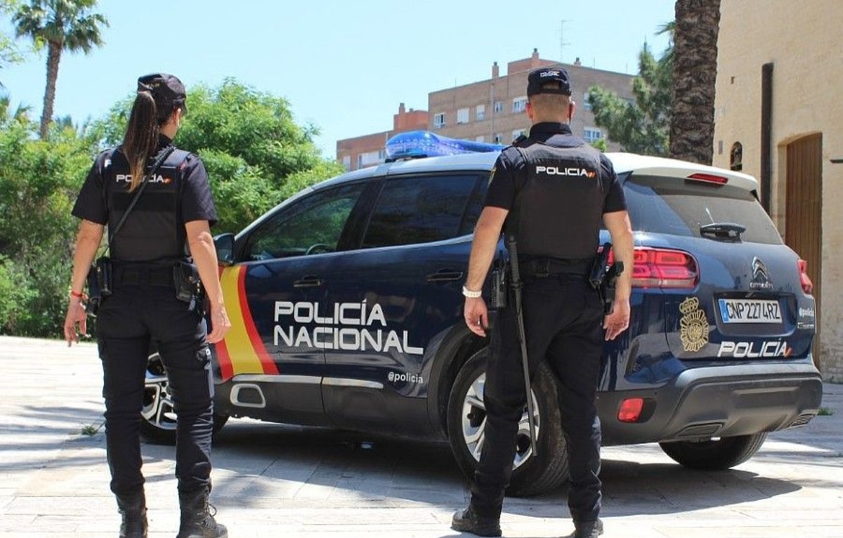 Detienen en España pareja obligó a prostituirse a 7 mujeres