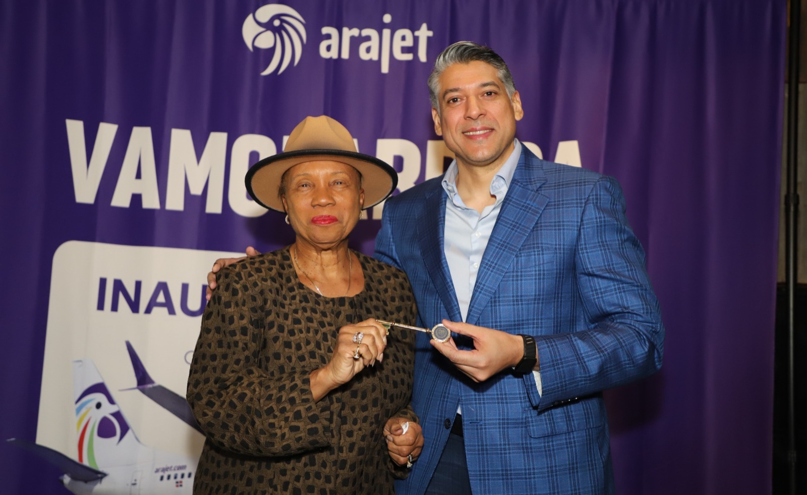 CEO de Arajet recibe las llaves de la ciudad de Cambridge