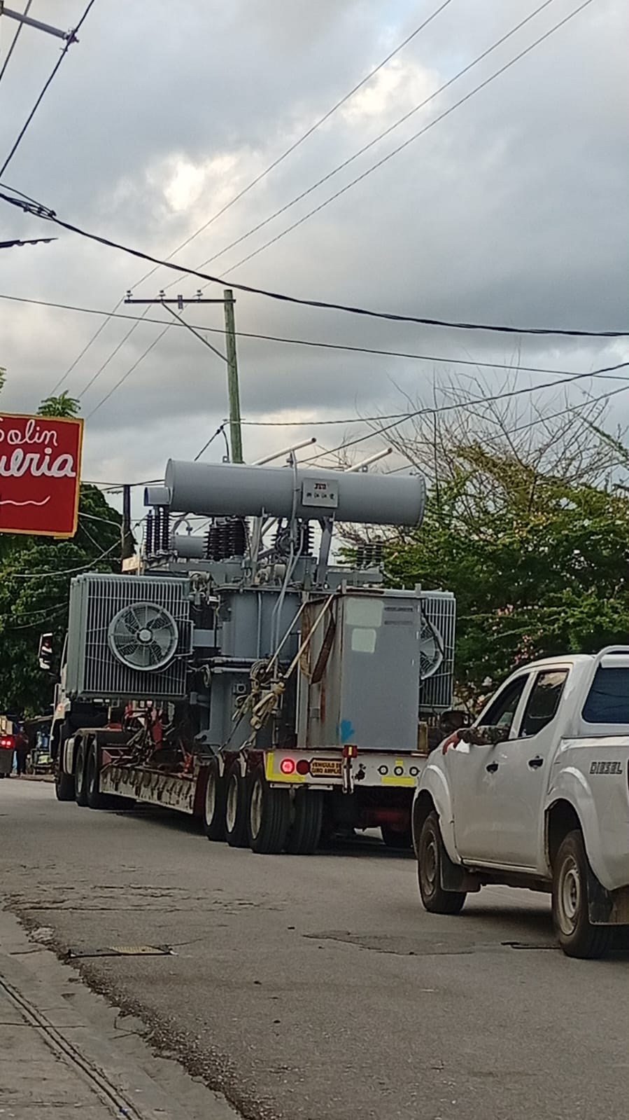 Edeeste traslada transformador a Miches