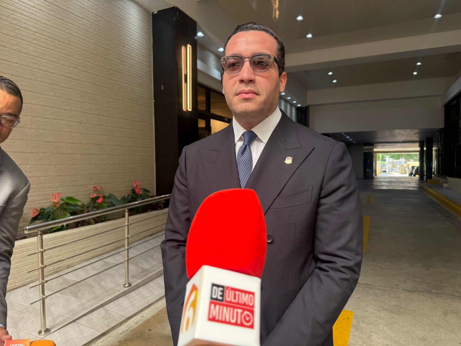 Enfoque en el dinero "infestó el PRM con narcotráficantes”