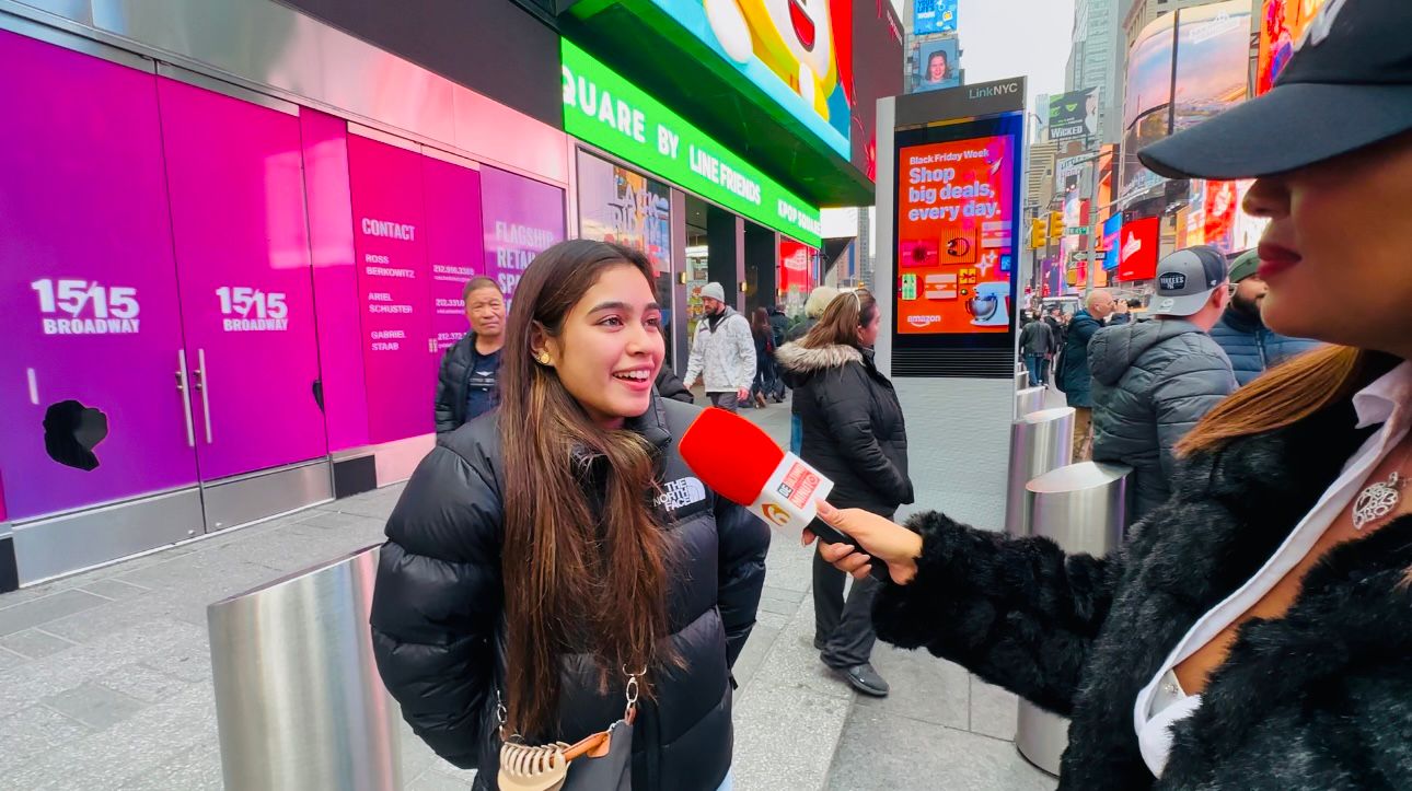 Latinos contagiados con la fiebre de La Casa de Alofoke