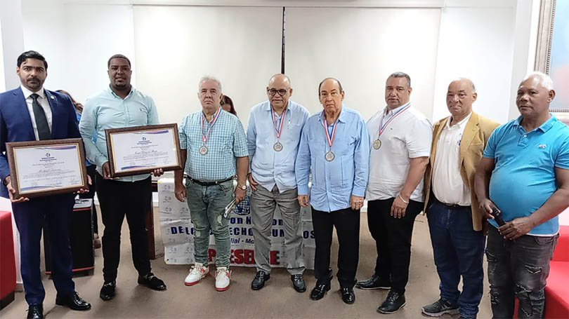 La CNDH, filial Moca, reconoce con la “Medalla del Honor Constitución” a destacados mocanos