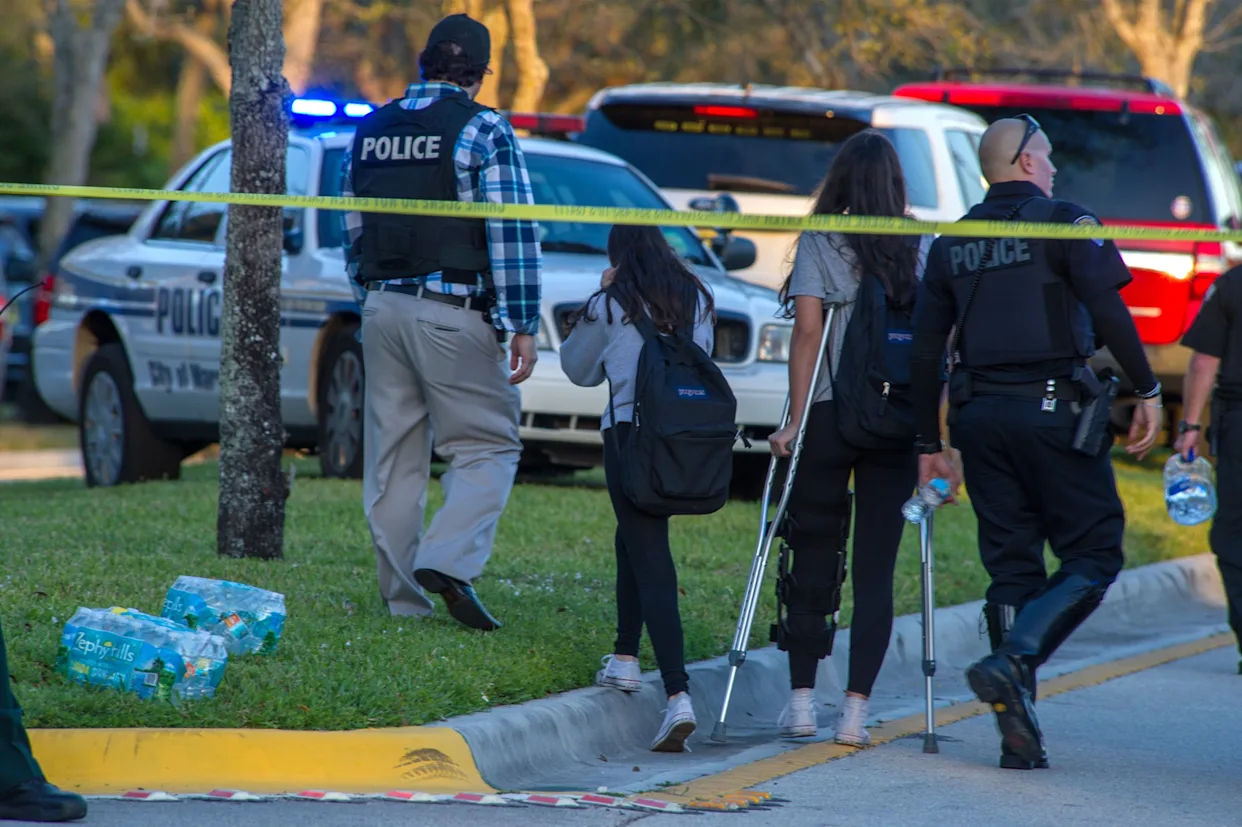 Un policía muerto y otro herido deja un tiroteo en Florida