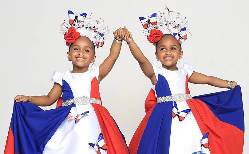 Amara La Negra celebra el Día de la Constitución dominicana junto a sus hijas