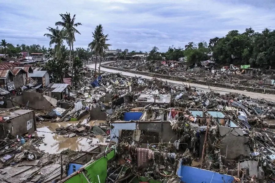 Al menos 52 fallecidos y 13 desaparecidos por el impacto del tifón Kalmaegi