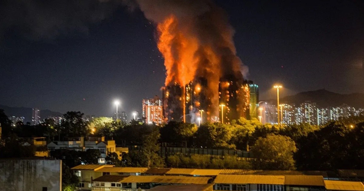 Aumentan a 44 los muertos y 279 desaparecidos en el peor incendio de Hong Kong en 30 años