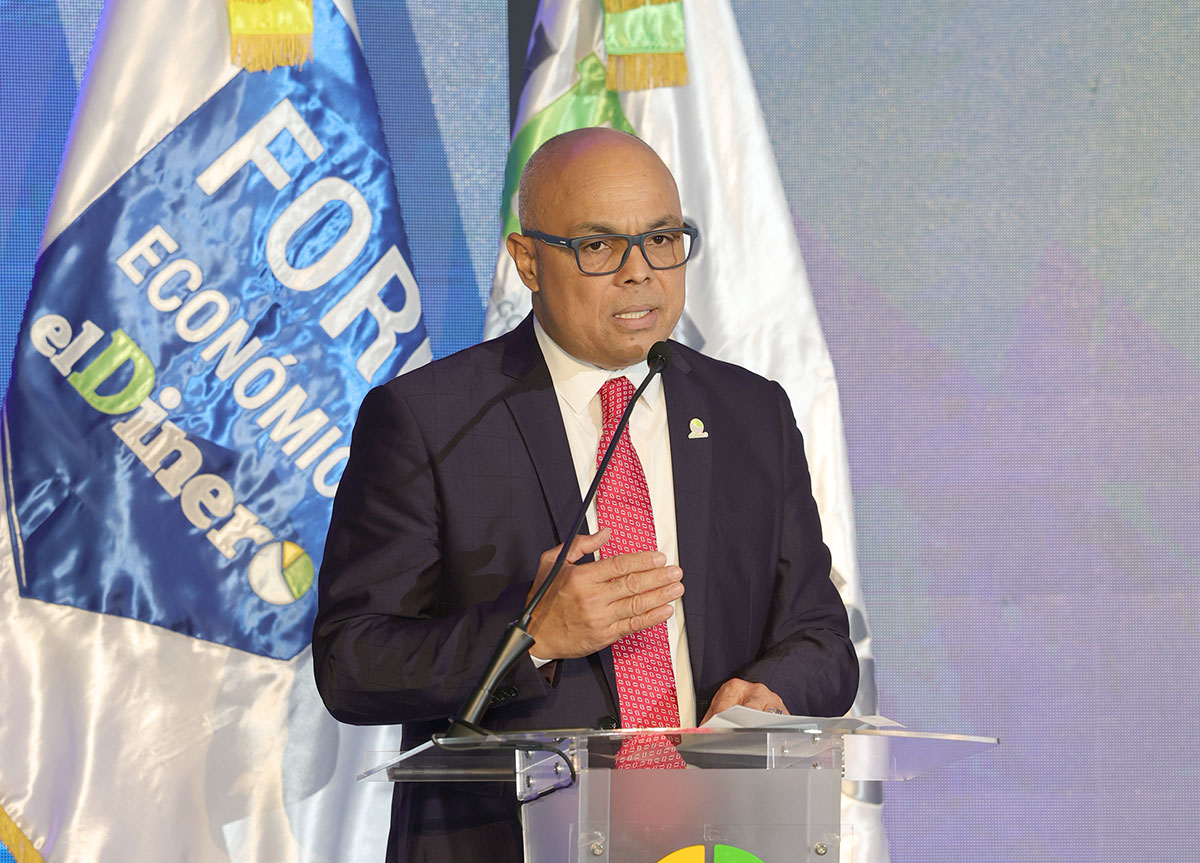 Director de elDinero destaca a RD como un “hub” logístico