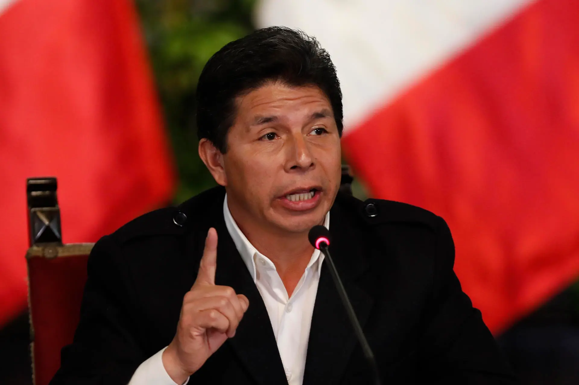 Expresidente peruano Castillo dice es sometido a un juicio