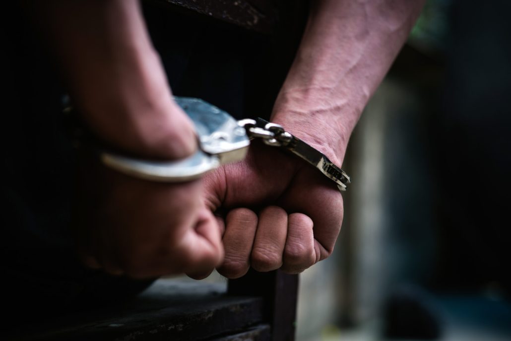Arrestan empleados Aeropuerto del Cibao vinculados a red
