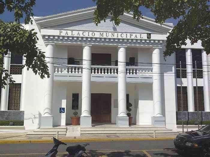 Munícipes sugieren al ayuntamiento de Moca exonerar multas de parqueo durante las festividades navideñas