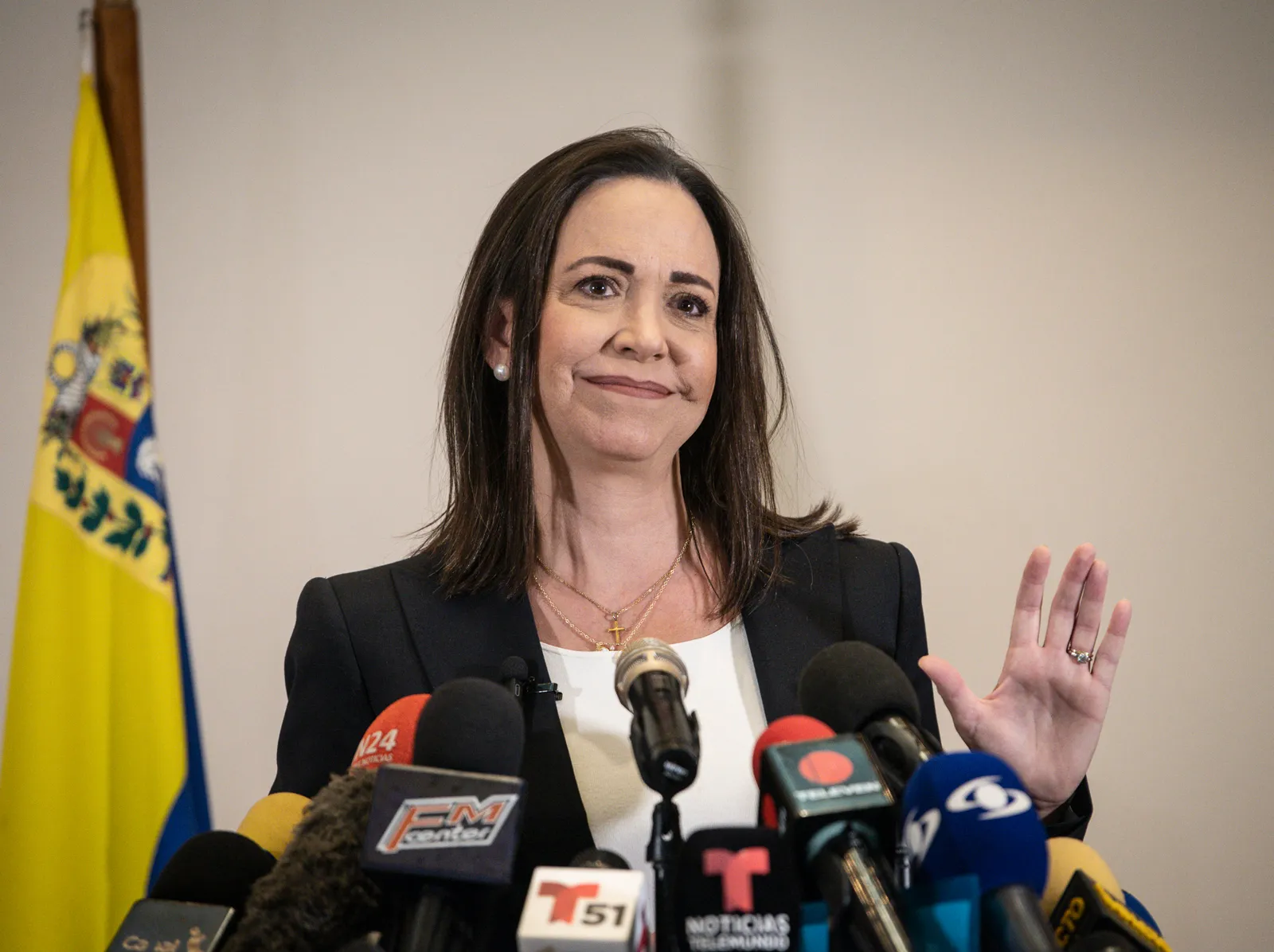 Grupo de rescate de EE.UU. que evacuó a Machado de Venezuela niega que Trump lo contratara