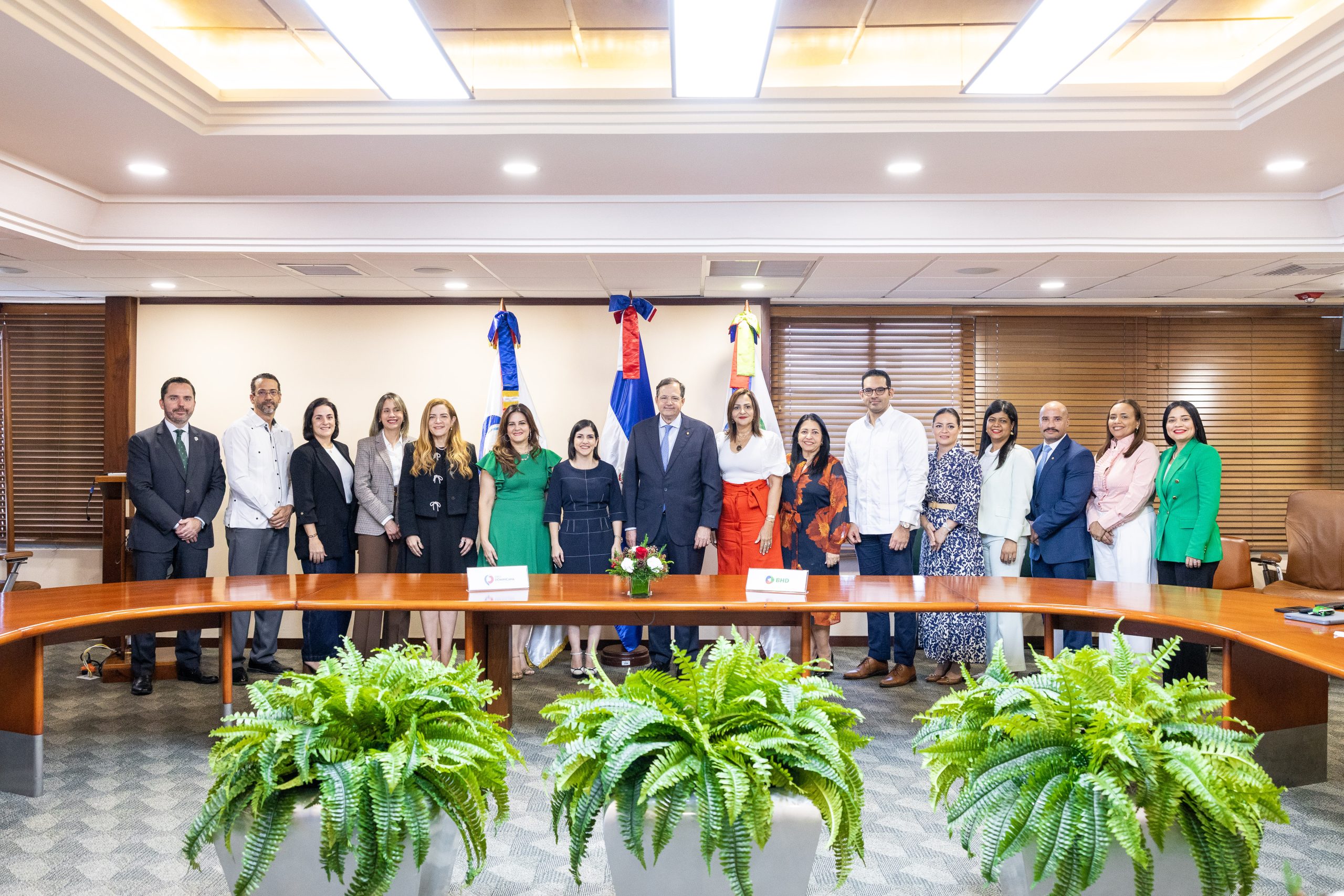 Banco BHD y ProDominicana firman acuerdo para impulsar pymes lideradas por mujeres