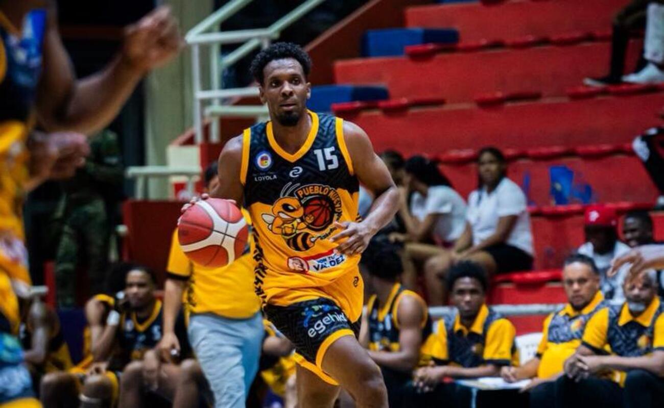 Jornada de miércoles en el Torneo de Baloncesto Superior de San Cristóbal: Pueblo Nuevo y Buitres consiguen triunfos contundentes