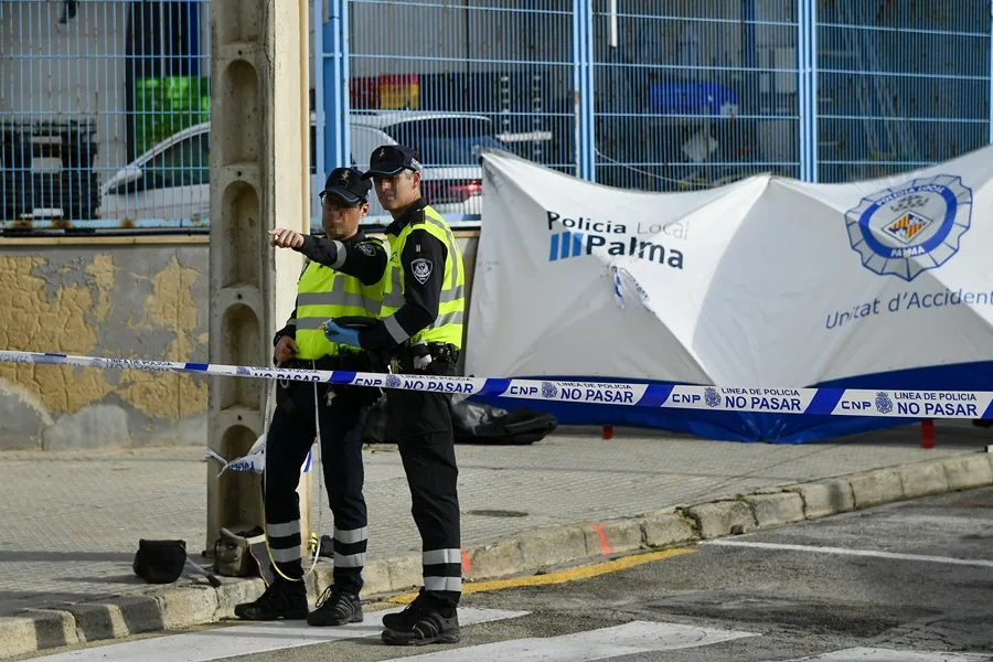 Una niña muere y su madre y abuela resultan heridas por un atropello en una acera en Palma