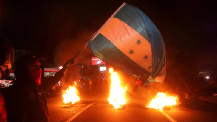 Aumenta la crisis en Honduras, sin resultados