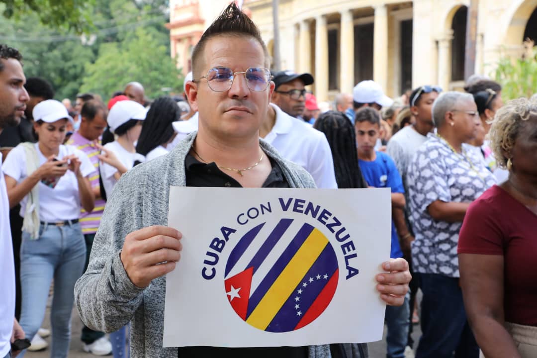 Cientos de cubanos expresan su respaldo a Venezuela