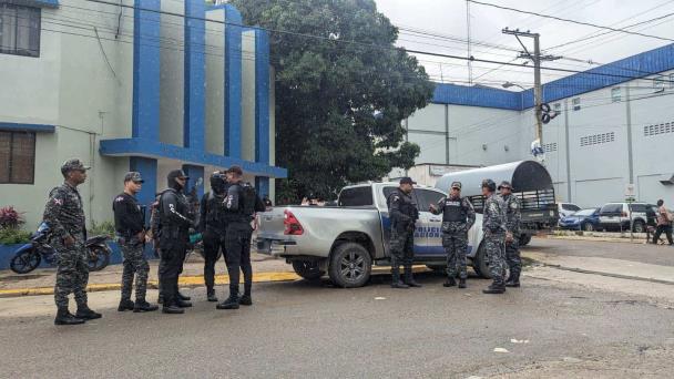 Muere adolescente haitiano al caer mientras huía de la PN
