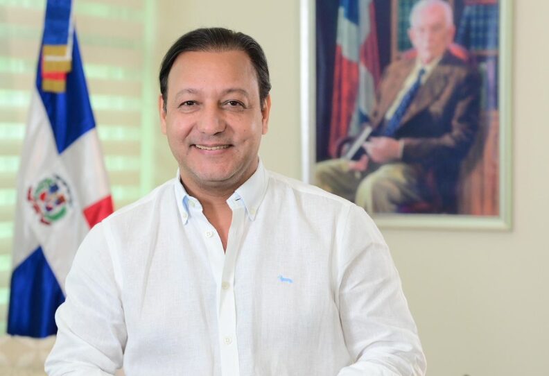 Abel Martínez pide a dominicanos a no rendirse