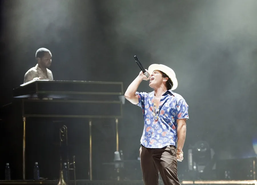 Bruno Mars anuncia gira con su álbum ‘The Romantic Tour’