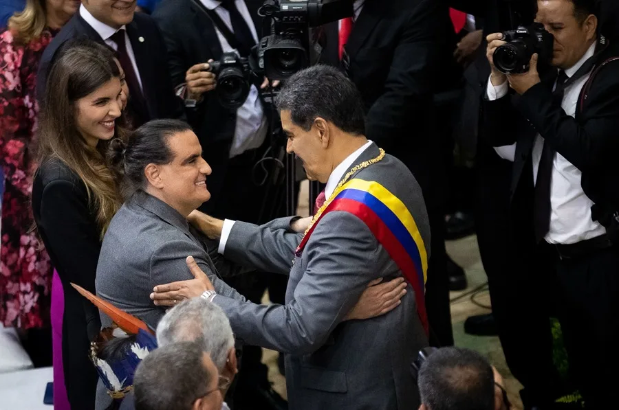 Delcy Rodríguez saca del gabinete al empresario