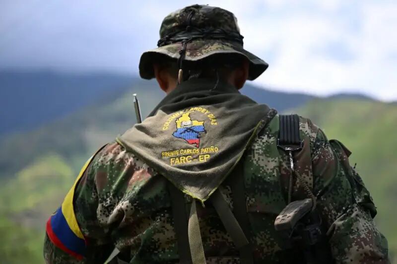 Un grupo de 11 disidentes de las FARC se somete a justicia