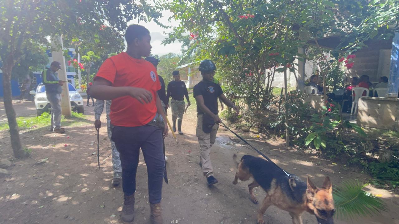 Intensifican búsqueda de Brianna con caninos y excavaciones