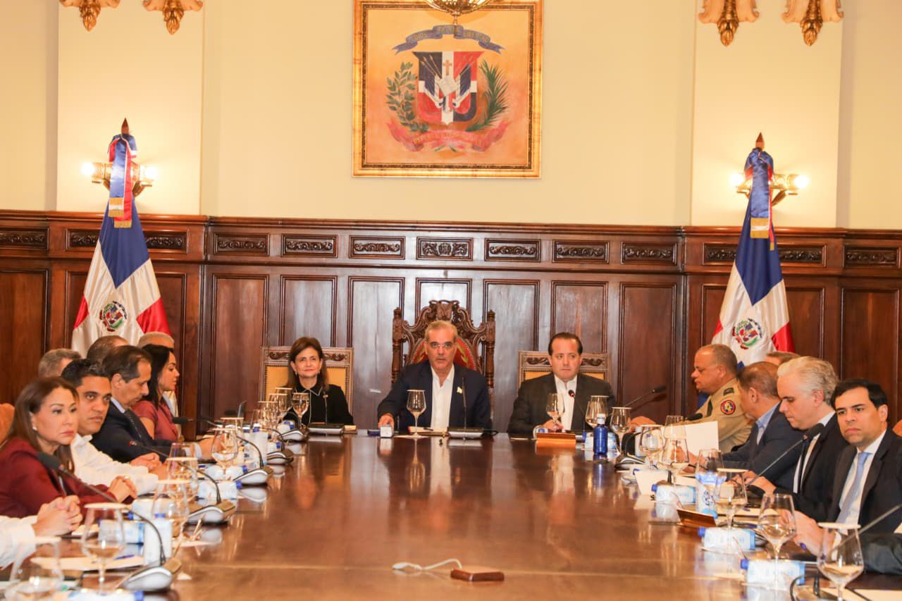 Abinader convoca Consejo de Ministros extendido