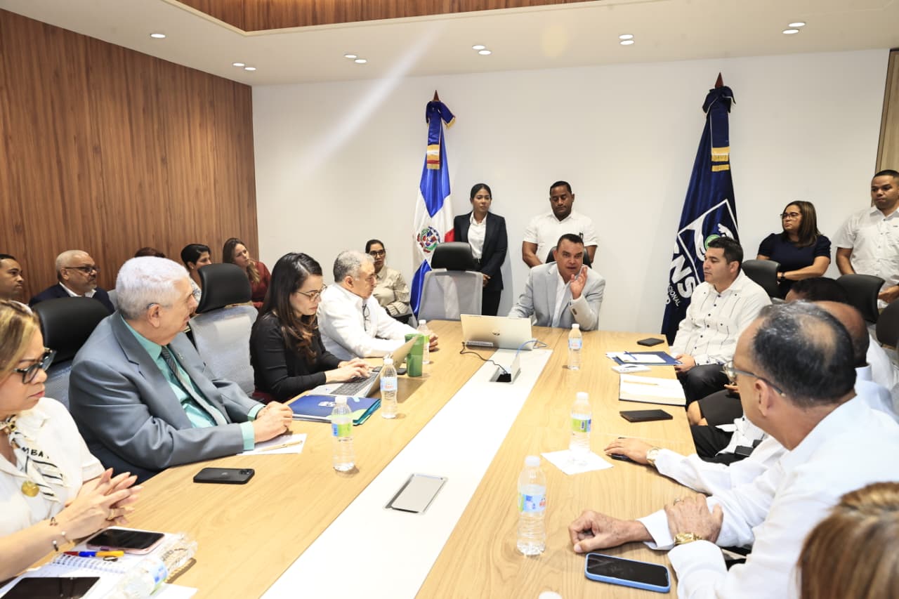 SNS presenta metas de salud 2026 a directores nacionales