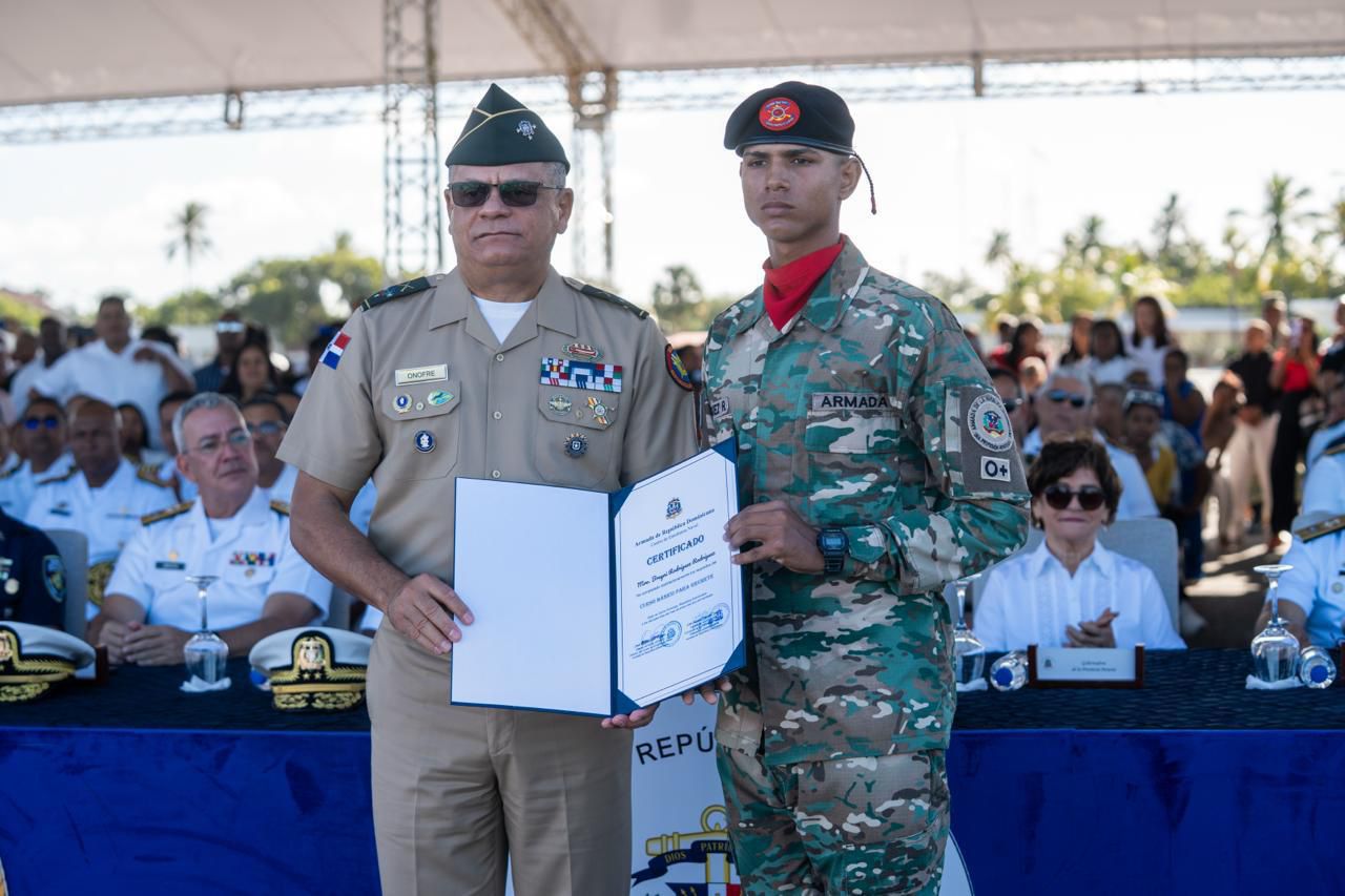 Armada de RD gradúa 272 nuevos grumetes en la Base Naval